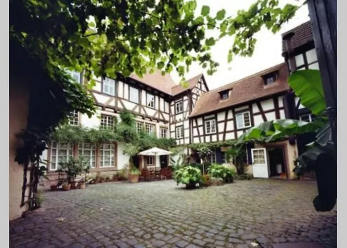 Appartement Historischer Adelshof Am Marktplatz, Atelier 70 M²