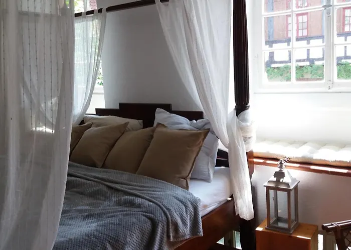 Appartement Historischer Adelshof Am Marktplatz, Atelier 70 M² Weinheim